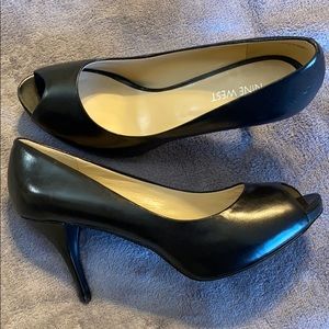 Nine West Kelsyo peep toe heels